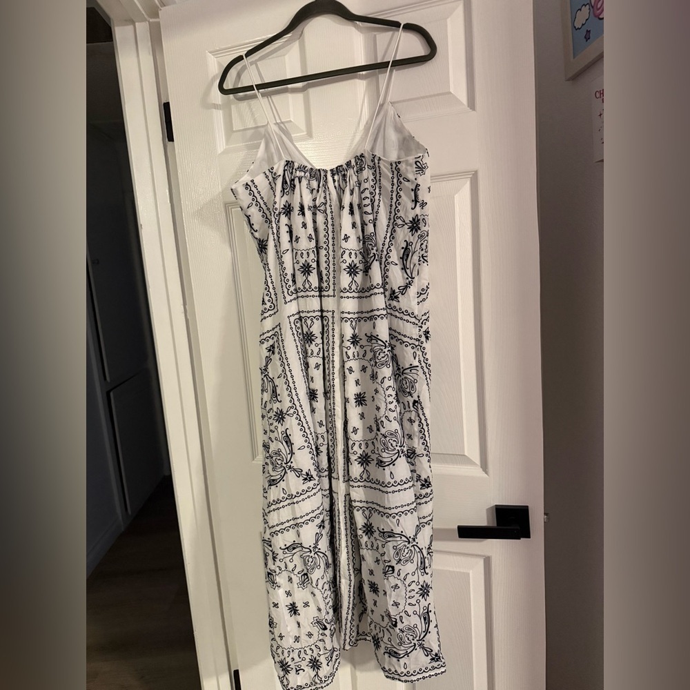Madewell Embroidered Deep V-Neck Midi Dress in Bandana - Picture 6 of 10